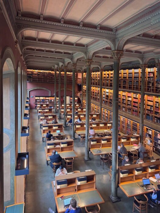 0AA80DF6-964D-446B-833B-6C9032DA9A17