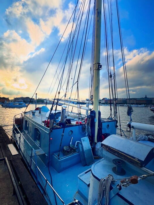 0F5C063D-6525-427E-A8A7-F128801EB3FF