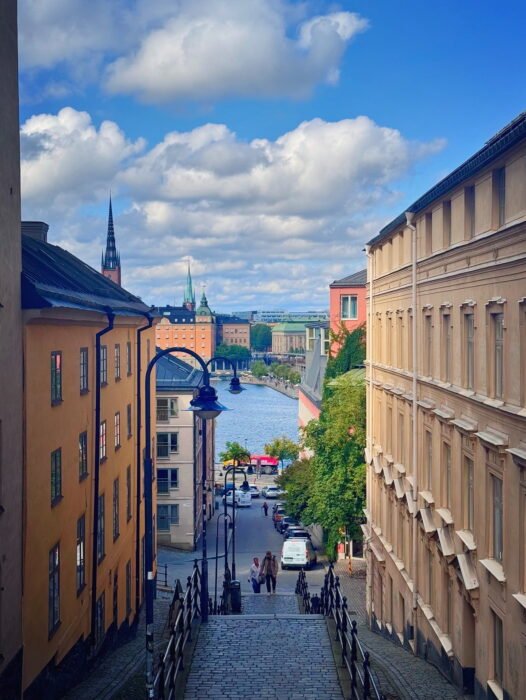 1446F086-6AF7-42FC-8EFA-F8D08A469695