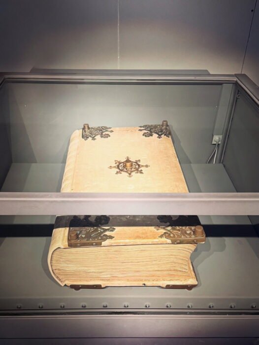 27F322D0-7B37-4994-8AFB-4C653F9FED7B