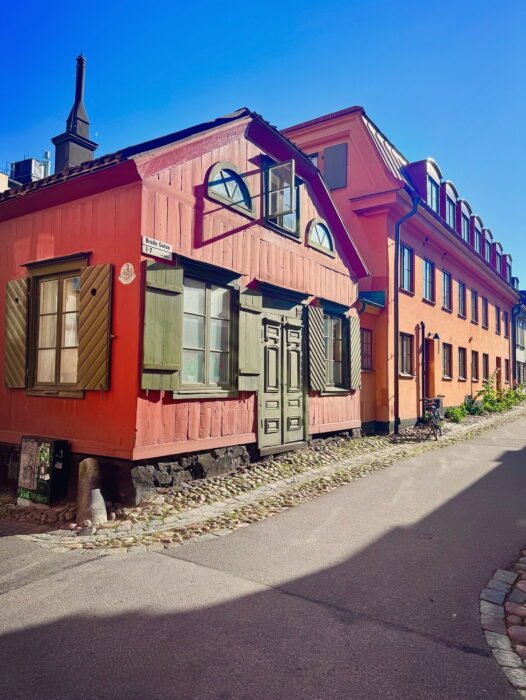 2BC72603-E73E-4598-9100-6CCF2A8043AE