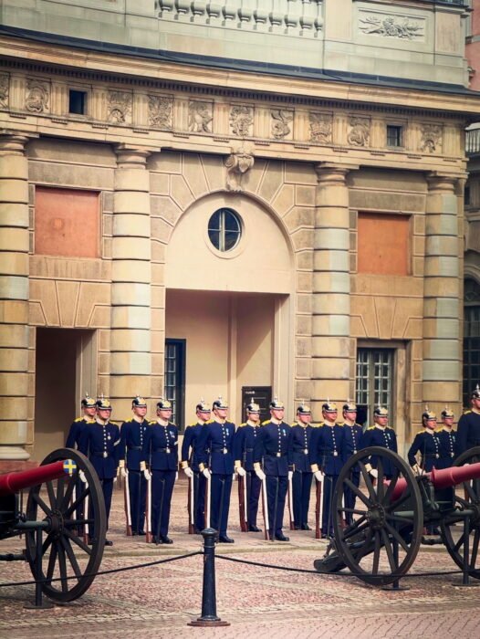 2F2CBEAA-5959-4417-A44F-31D6AE667843