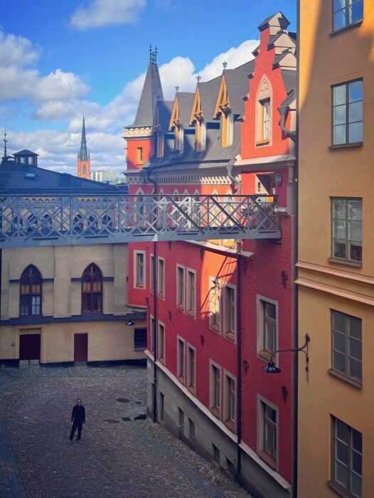 35CA585E-F2FF-4A29-A8D9-0F88A785134F