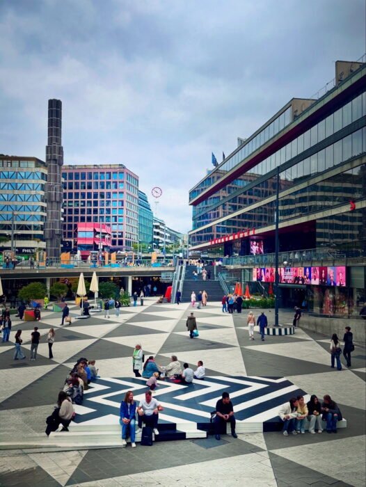 73270575-9F88-44DA-96E5-9C97C7EB6C7C