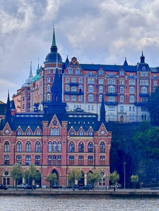 7DC19B43-1063-4548-BA70-77424DD0CF48