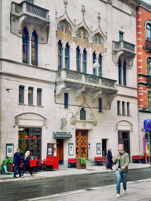 7EA009FA-22E8-4C0A-AFA5-2CBAE6F06F37