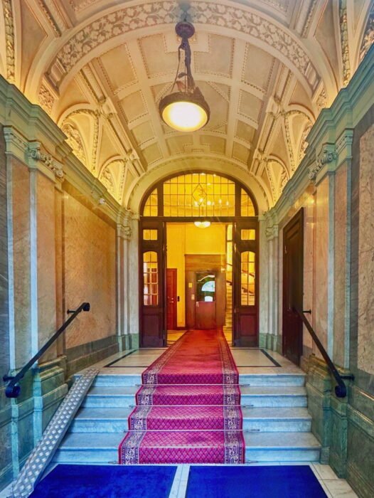 9733B8D4-3B4A-43B1-B9A8-A7F8C8AC1E11