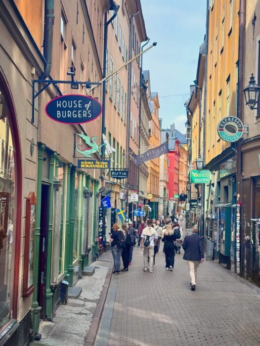 C39C0DF6-E046-4A70-9B4F-835D66F13B4C