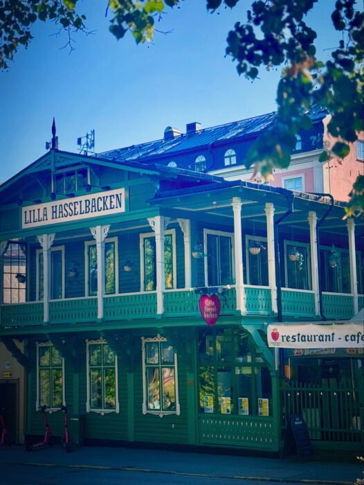 EA4198EB-301D-4293-BE22-DA6AEA0F00D1