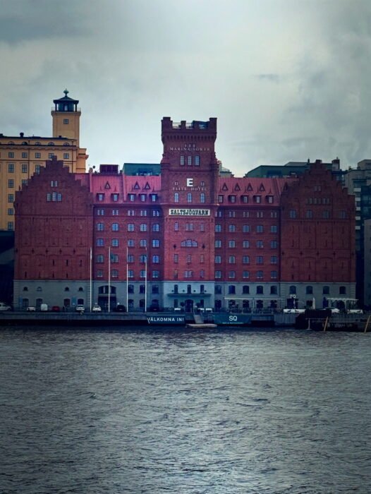 EF141BC1-595F-4DA2-96E5-383130C032E1